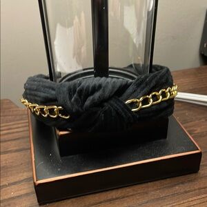 Chic Black and Gold Hair Accessory